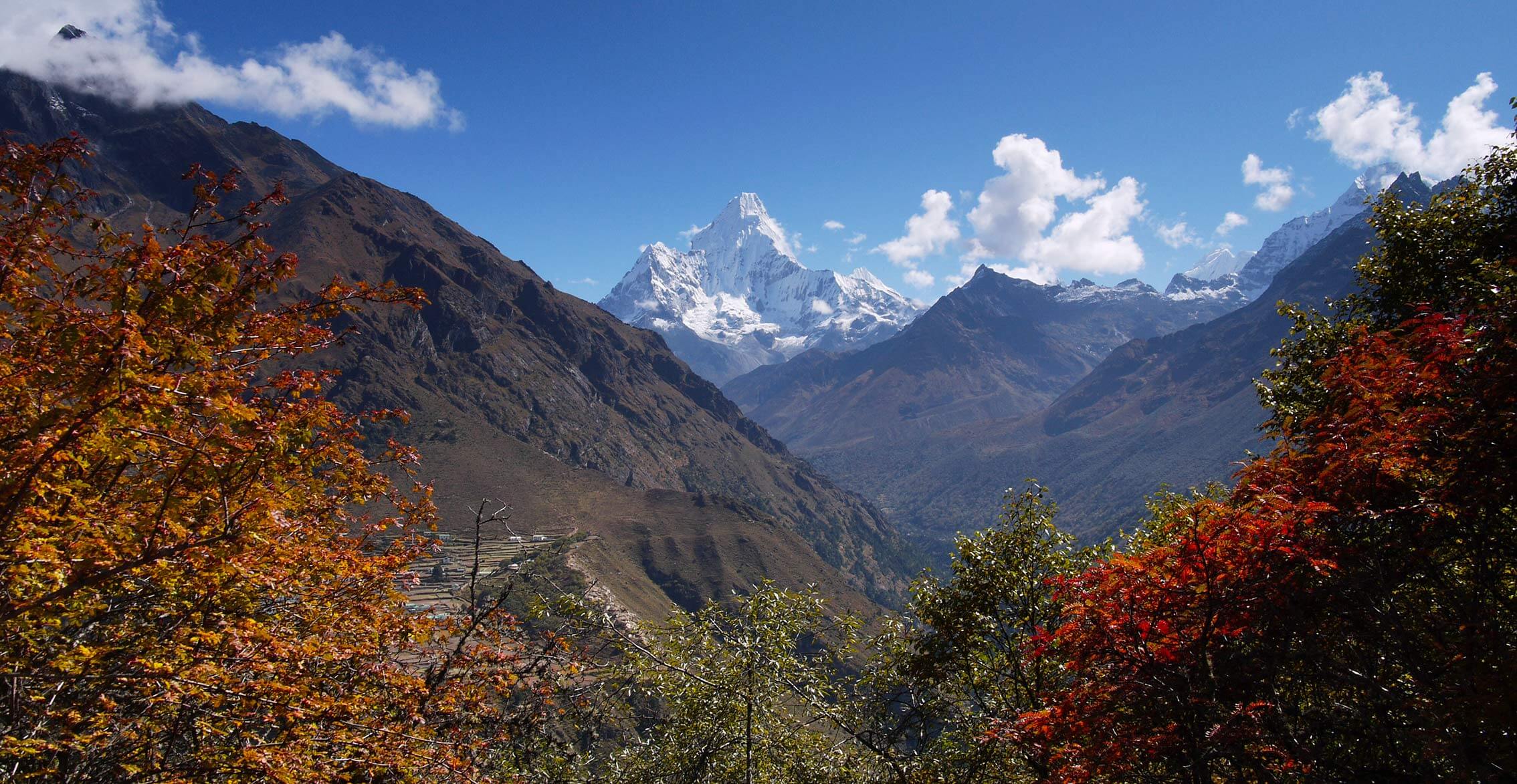 nepal mountain trekking